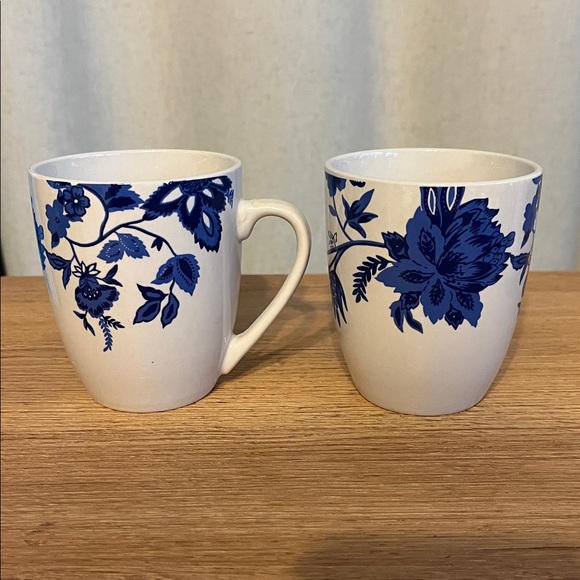 Royal Norfolk Stoneware White With Blur Flowers 12 Ounce Coffee Mugs set of 2 - Picture 3 of 5
